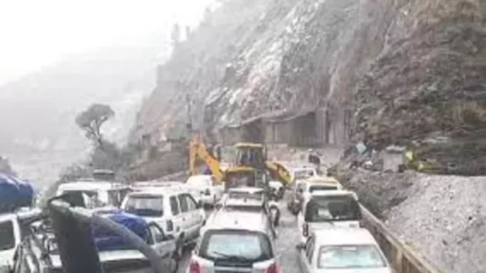 The Srinagar-Jammu national highway has been disrupted by stone shooting