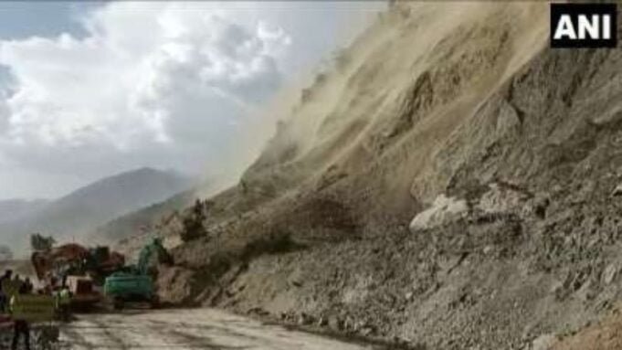 On Srinagar-Jammu NH's vulnerable segments, NHAI begins rock stabilisation work