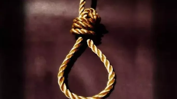 In Nowshera village, a UP resident was discovered hanging