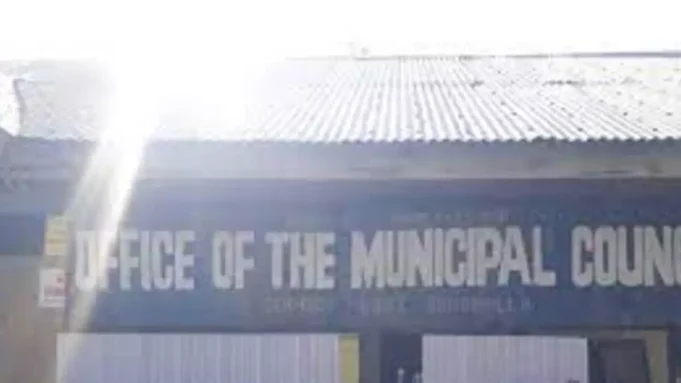 Sopore Municipal council to penalize business units operating without NOC and trade licence
