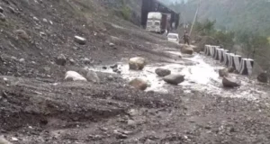 Jammu Srinagar National Highway blocked due to landslide at many places
